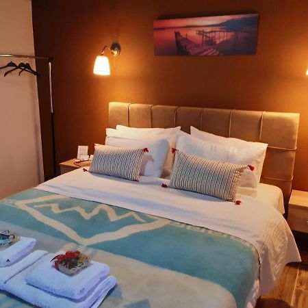 Room Near The Airport Pikérmion Extérieur photo