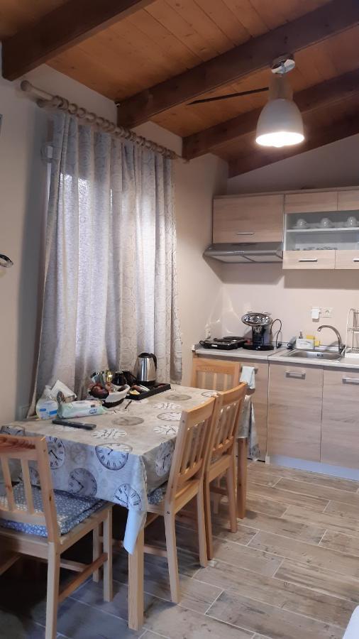 Room Near The Airport Pikérmion Extérieur photo